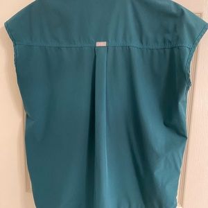 Figs Caribbean blue Rafaela scrub top size small